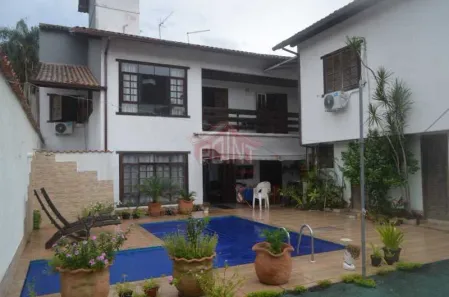 Casa com 4 Quartos à venda, 241m² no Mata Paca, Niterói