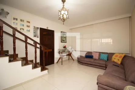 Casa com 3 Quartos à venda, 200m² no Vila Iório, São Paulo