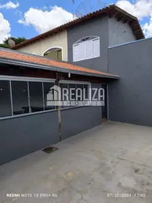 Sobrado com 2 Quartos à venda, 124m² no Conjunto Margarida Rosa de Azevedo, Uberaba