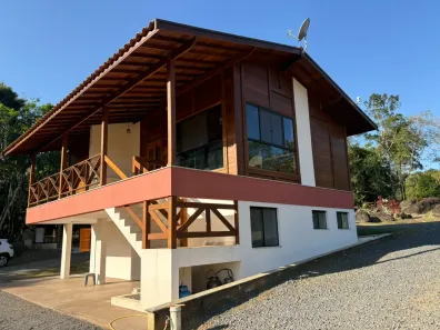 Fazenda/Sítio com 2 Quartos à venda, 179m² no Dos Souzas, Monteiro Lobato