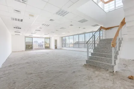 Ponto Comercial com 8 Quartos para alugar, 334m² no Vila Uberabinha, São Paulo