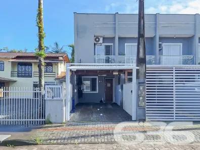 Sobrado com 2 Quartos à venda, 67m² no Nova Brasília, Joinville