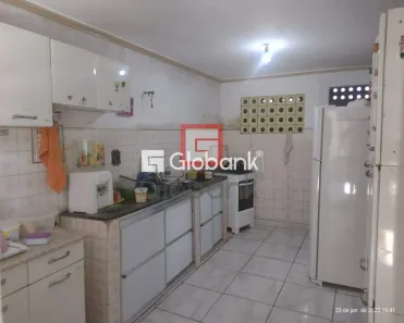 Casa com 3 Quartos à venda, 154m² no Conjunto Residencial JK, Montes Claros
