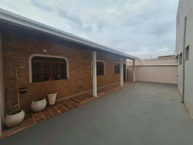 Casa com 3 Quartos para alugar, 115m² no Jardim Induberaba, Uberaba
