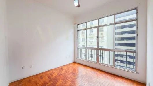 Apartamento com 2 Quartos à venda, 70m² no Leme, Rio de Janeiro