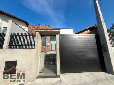 Casa com 2 Quartos para alugar, 75m² no Centro, Camboriú
