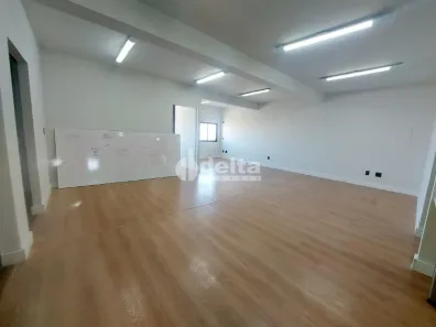 Ponto Comercial para alugar, 115m² no Nossa Senhora Aparecida, Uberlândia