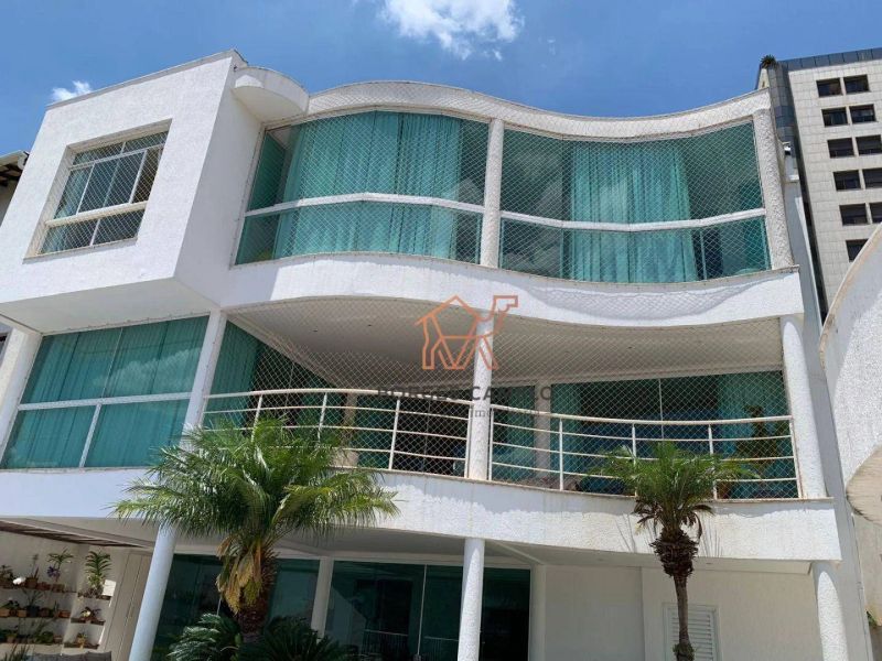 Casa com 4 quartos — Santa Lúcia, Belo Horizonte