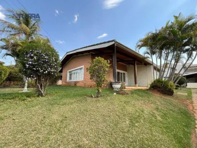Casa com 3 Quartos para alugar, 250m² no Vila Esperia ou Giglio, Atibaia