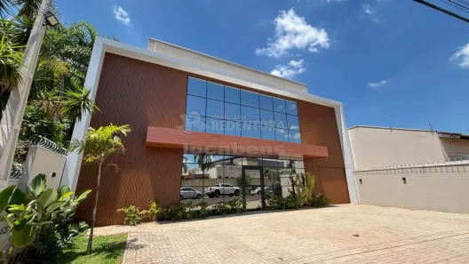 Prédio Comercial para alugar, 645m² no Universitário, São José do Rio Preto