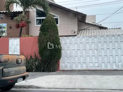 Casa com 5 Quartos para venda ou aluguel, 370m² no Parque Turf Club, Campos dos Goytacazes