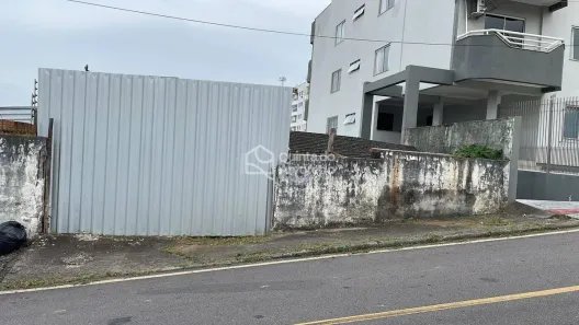 Lote/Terreno à venda, 393m² no Barreiros, São José