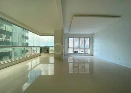 Apartamento com 4 Quartos à venda, 240m² no Meia Praia, Itapema