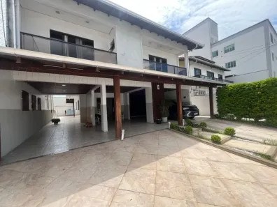 Casa com 4 Quartos para alugar, 420m² no Dom Bosco, Itajaí