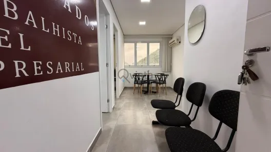 Sala Comercial à venda, 35m² no Pitangueiras, Guarujá
