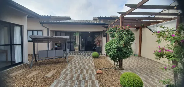 Casa com 4 Quartos à venda, 230m² no Cajuru, Curitiba