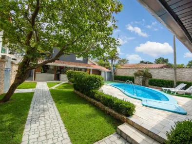 Casa com 5 Quartos para alugar, 335m² no Riviera, Bertioga