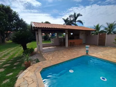 Fazenda/Sítio com 3 Quartos à venda, 180m² no Vila Bragotto, Limeira