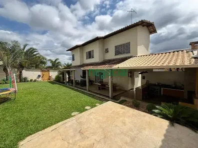 Casa com 4 Quartos à venda, 235m² no Guarujá, Betim