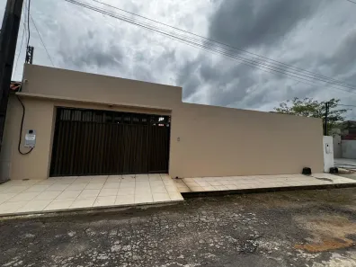 Casa de Condomínio com 3 Quartos para alugar, 450m² no Ponta Negra, Manaus