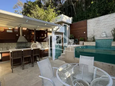 Casa com 3 Quartos à venda, 250m² no Valparaíso, Petrópolis