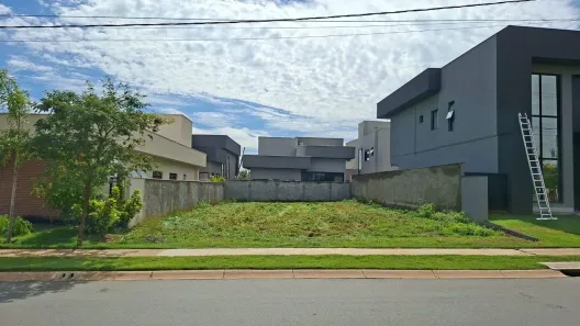 Lote/Terreno à venda, 331m² no Jardim Cristal, Aparecida de Goiânia