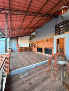 Casa com 3 Quartos à venda, 300m² no Esplanada, Juiz de Fora