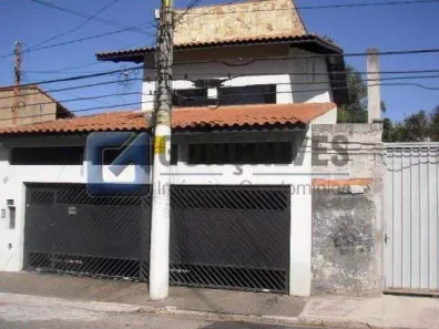Sobrado com 3 Quartos à venda, 230m² no Vila Aquilino, Santo André