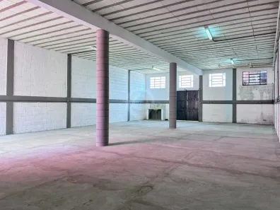 Galpão/Depósito/Armazém para alugar, 185m² no Vila Rita, Itatiba