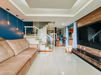 Casa de Condomínio com 3 Quartos à venda, 220m² no Cascata dos Amores, Teresópolis