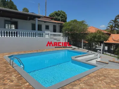 Fazenda/Sítio com 3 Quartos à venda, 1718m² no Centro, Jambeiro