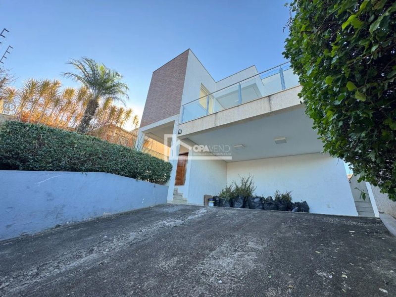Casa com 4 quartos — Trevo, Belo Horizonte