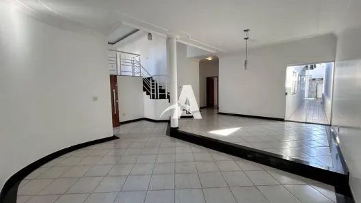Casa com 4 Quartos para alugar, 239m² no Morada da Colina, Uberlândia