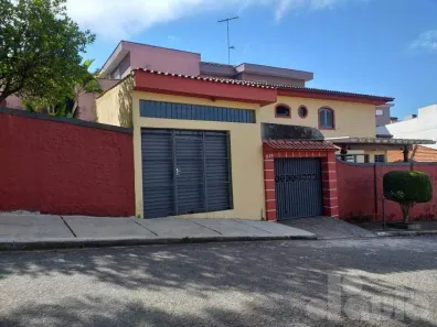 Sobrado com 3 Quartos à venda, 172m² no Vila Alzira, Santo André