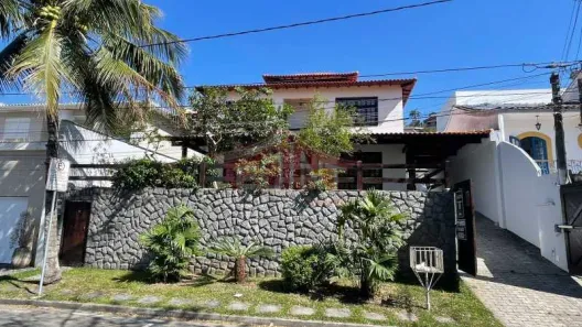 Casa com 5 Quartos à venda, 330m² no Camboinhas, Niterói