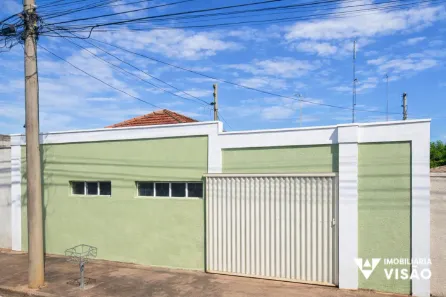 Casa com 3 Quartos à venda, 60m² no Leblon, Uberaba