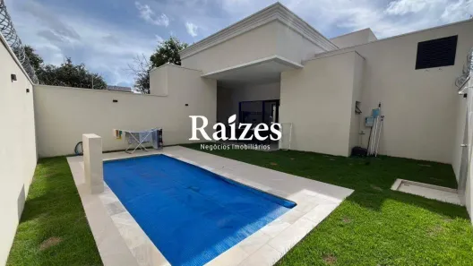 Casa com 3 Quartos para alugar, 215m² no Jardim Karaíba, Uberlândia