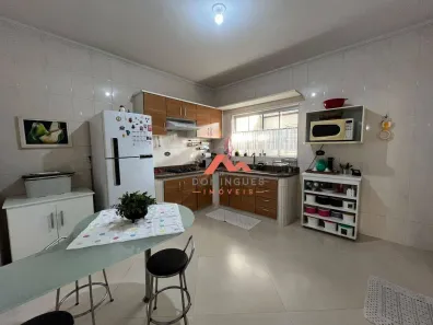 Sobrado com 4 Quartos à venda, 210m² no Residencial Vale das Nogueiras, Americana