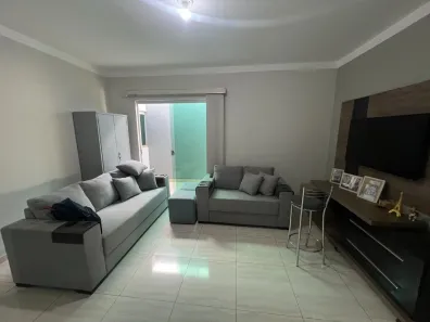Casa com 3 Quartos à venda, 230m² no Presidente Roosevelt, Uberlândia