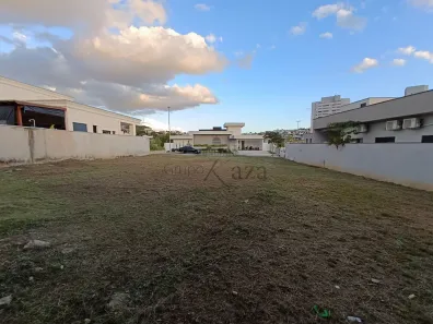 à venda, 600m² no Urbanova, São José dos Campos
