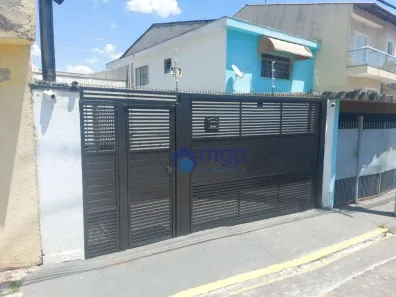 Casa com 3 Quartos à venda, 204m² no Vila Nivi, São Paulo