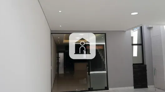 Sobrado com 3 Quartos à venda, 150m² no Dona Zulmira, Uberlândia