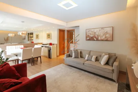 Sobrado com 4 Quartos à venda, 200m² no Água Verde, Curitiba