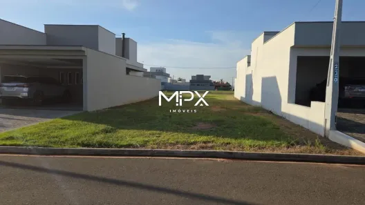 Lote/Terreno à venda, 250m² no Centro, Saltinho
