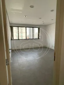 Sala Comercial à venda, 38m² no Santo Amaro, São Paulo