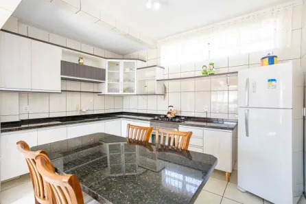 Sobrado com 3 Quartos à venda, 280m² no Sítio Cercado, Curitiba