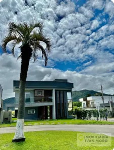 Casa com 3 Quartos à venda, 212m² no São João do Rio Vermelho, Florianópolis