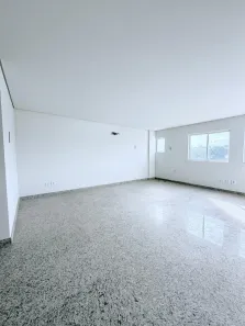 Prédio Comercial para alugar, 43m² no Zona 04, Maringá