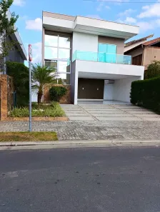 Sobrado com 4 Quartos à venda, 242m² no Itararé, Campina Grande