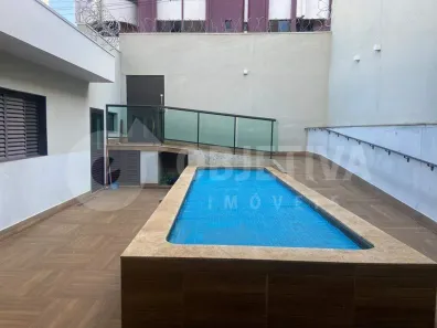 Casa com 5 Quartos à venda, 245m² no Saraiva, Uberlândia